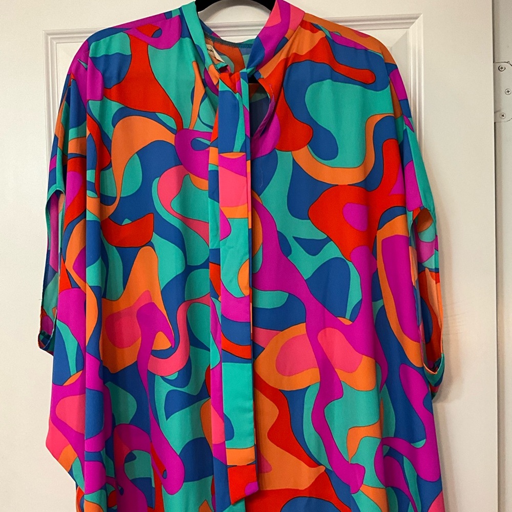Tyche Colorful Abstract Pattern Blouse - Picture 2 of 2